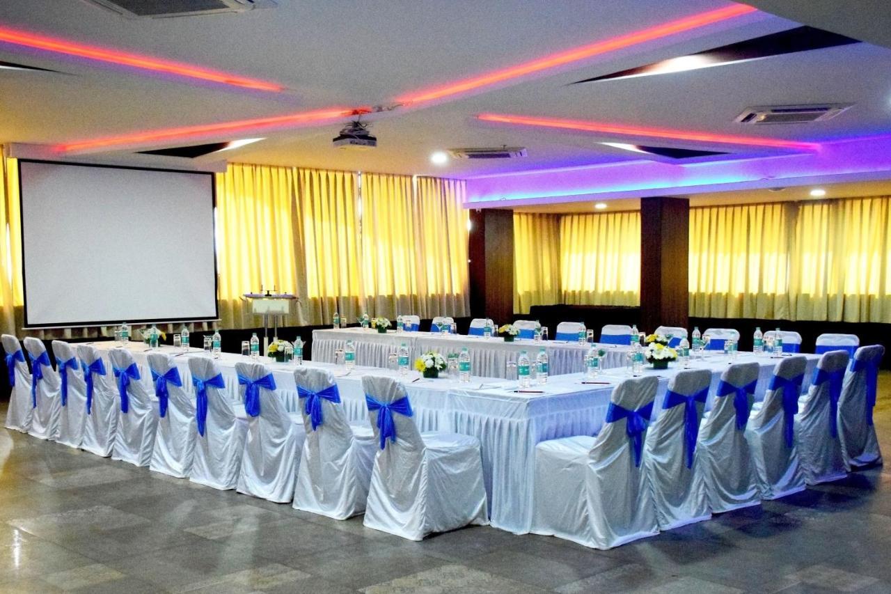 Hotel Citrus Prime Candolm, Goa แคนโดลิม ภายนอก รูปภาพ